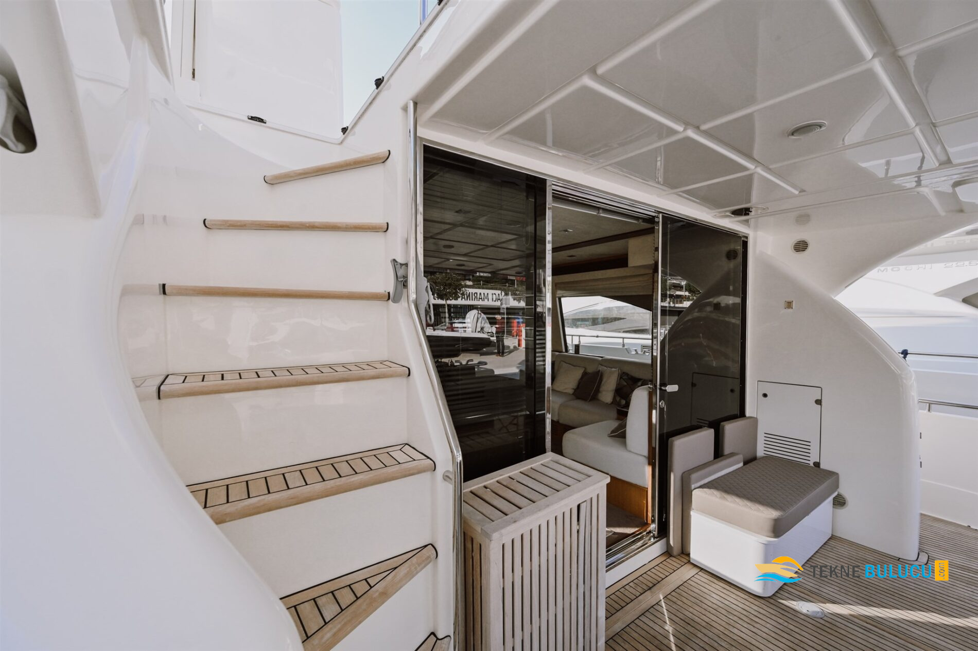 Ferretti 731 2007 iç mekan 1