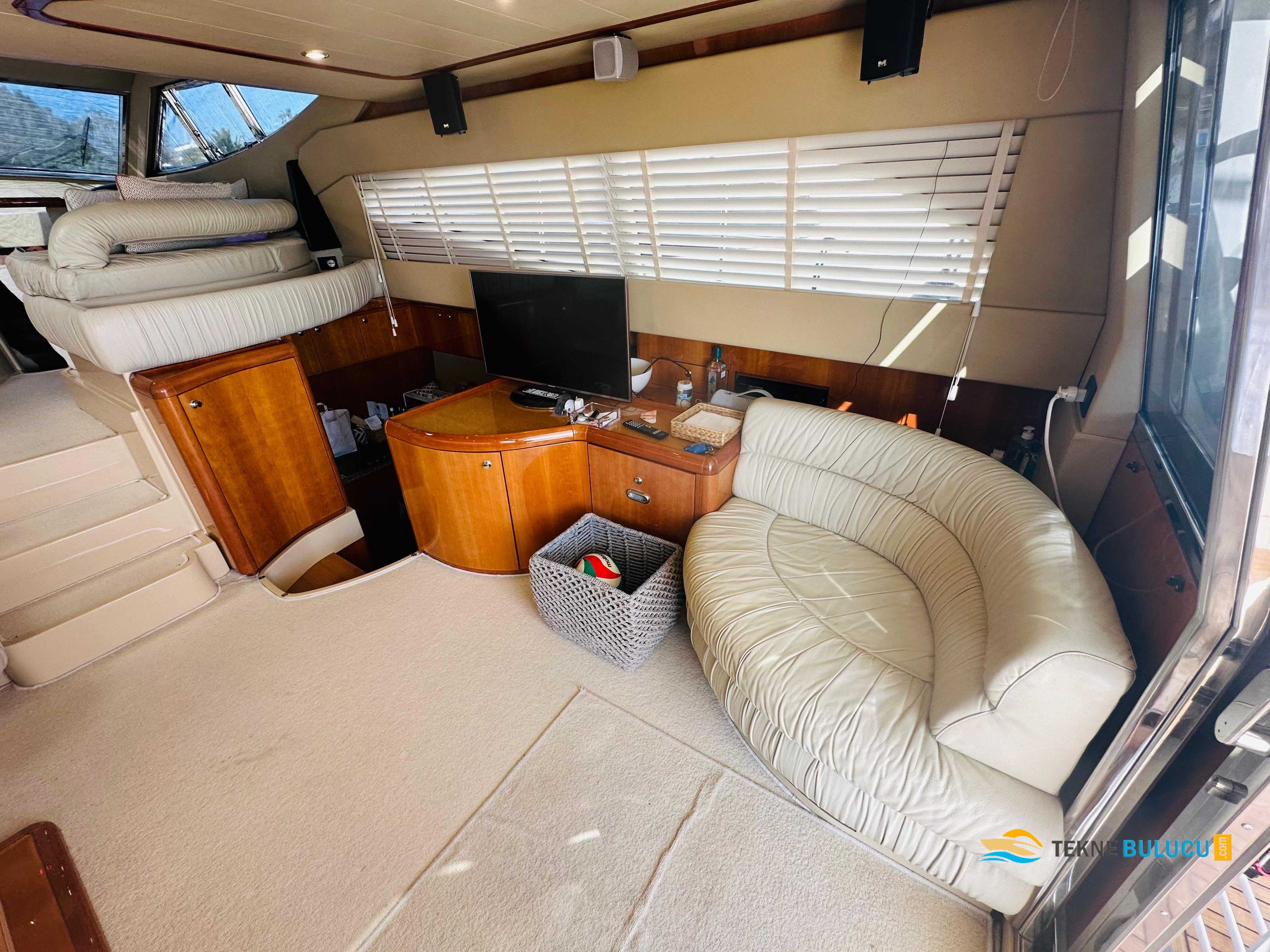 Ferretti 590 2004 iç mekan 1