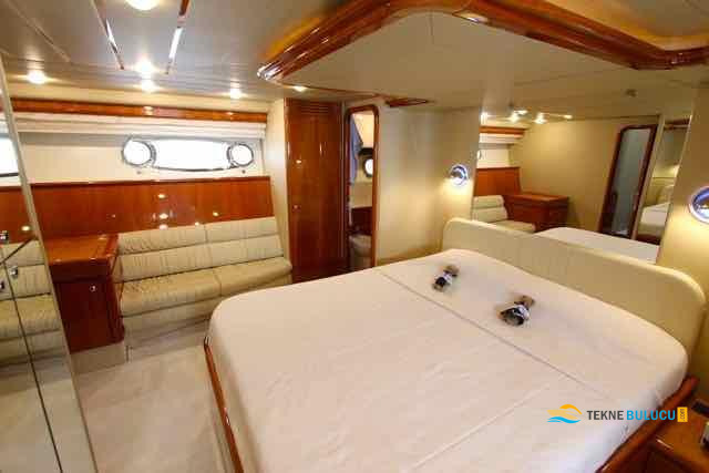 Ferretti 680 2004 iç mekan 2