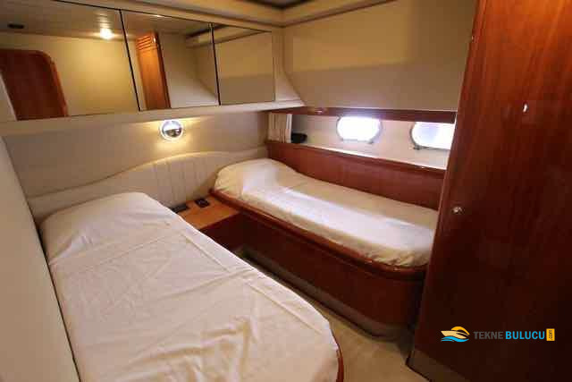 Ferretti 680 2004 iç mekan 3