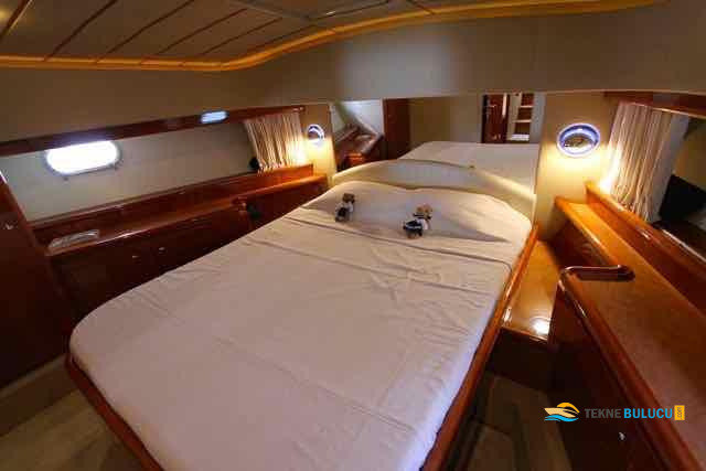 Ferretti 680 2005 iç mekan 1