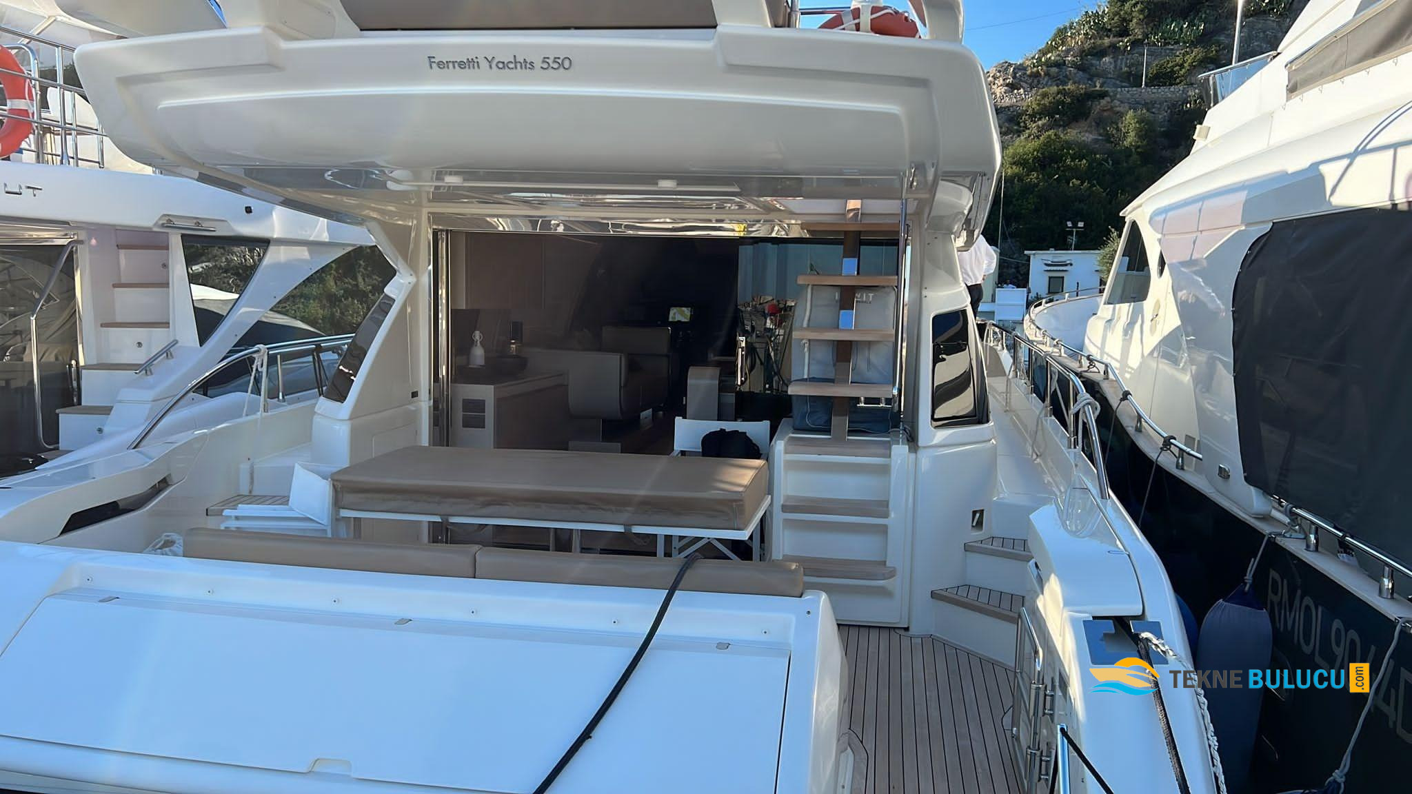 Ferretti 550 2006 iç mekan 1