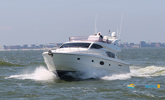 Ferretti 550 2006 iç mekan 3