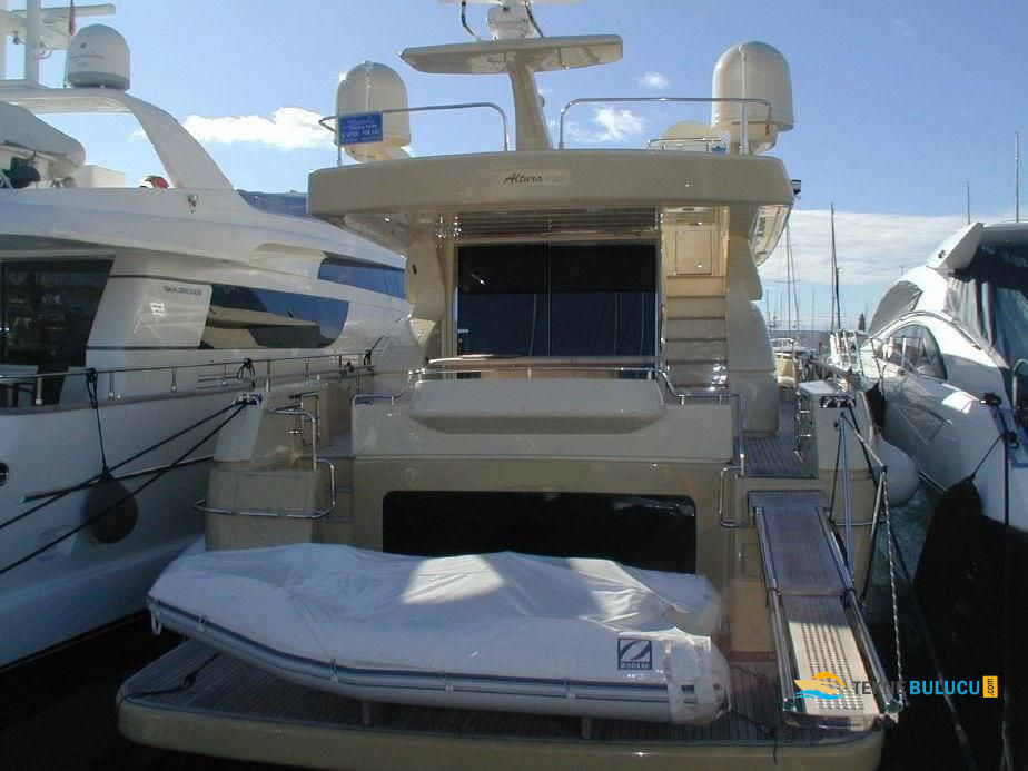 Ferretti Altura 690 2005 iç mekan 1