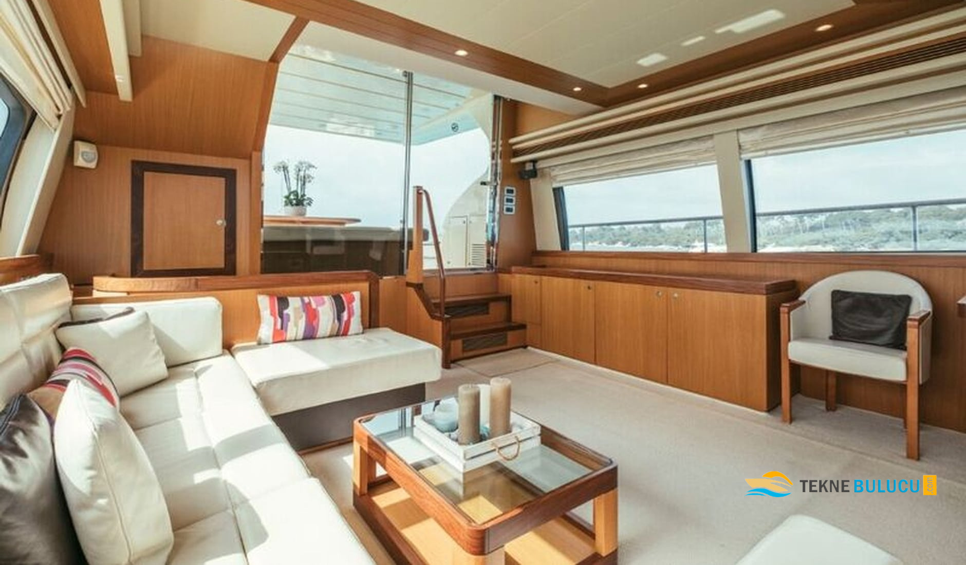 Ferretti Altura 690 2009 iç mekan 2