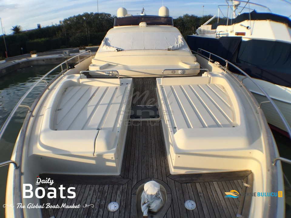 Ferretti Altura 690 2009 iç mekan 3