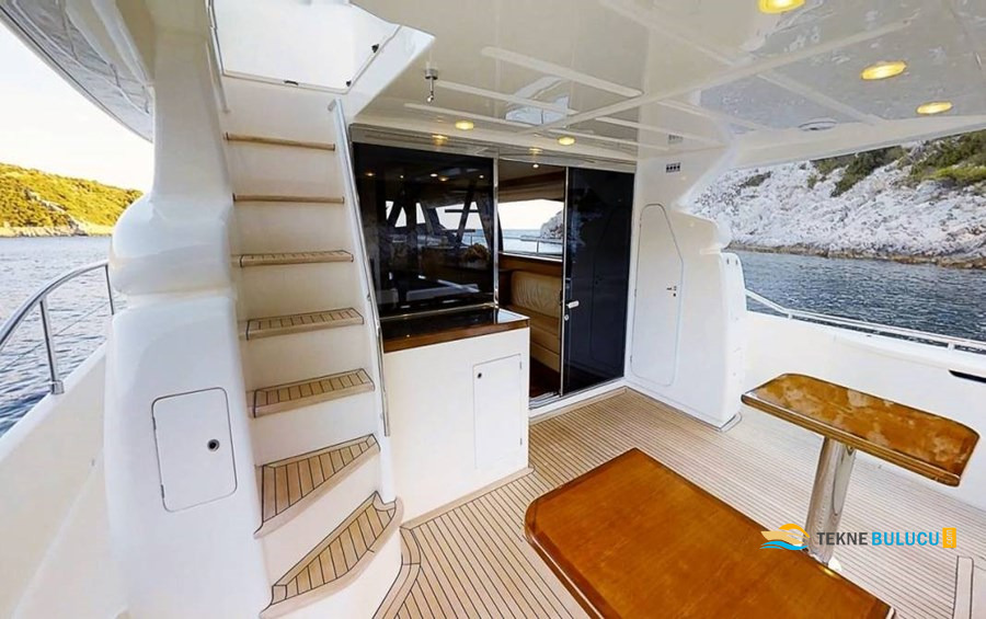 Ferretti 630 2005 iç mekan 1