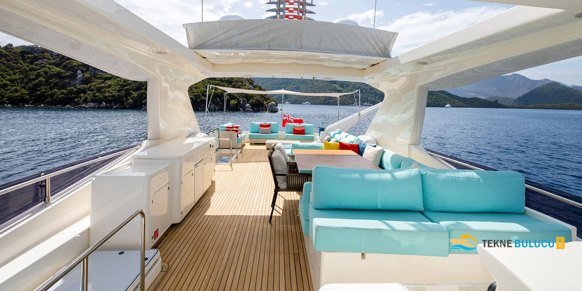 Ferretti 830 2006 iç mekan 2