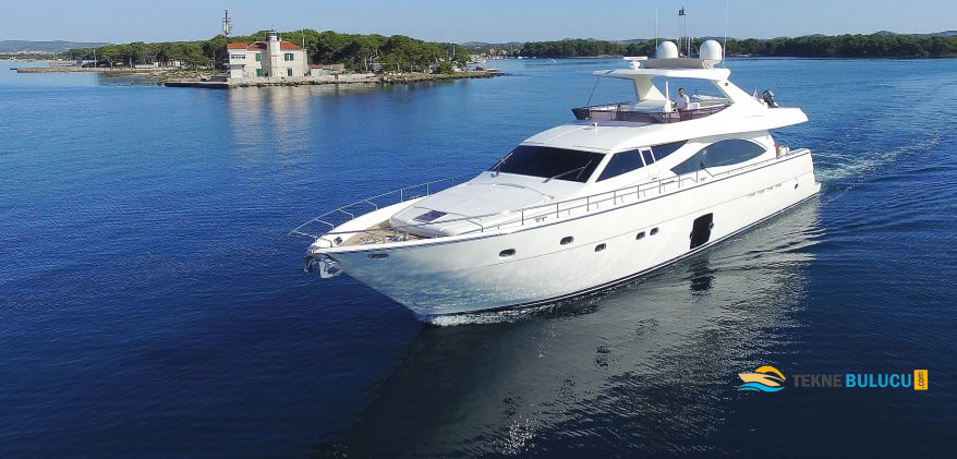 Ferretti 830 2012 iç mekan 3
