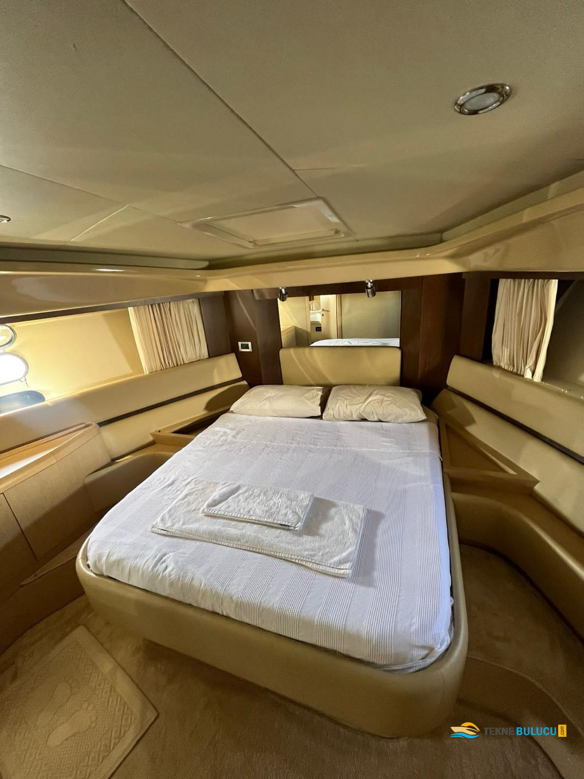Ferretti 591 2006 iç mekan 2