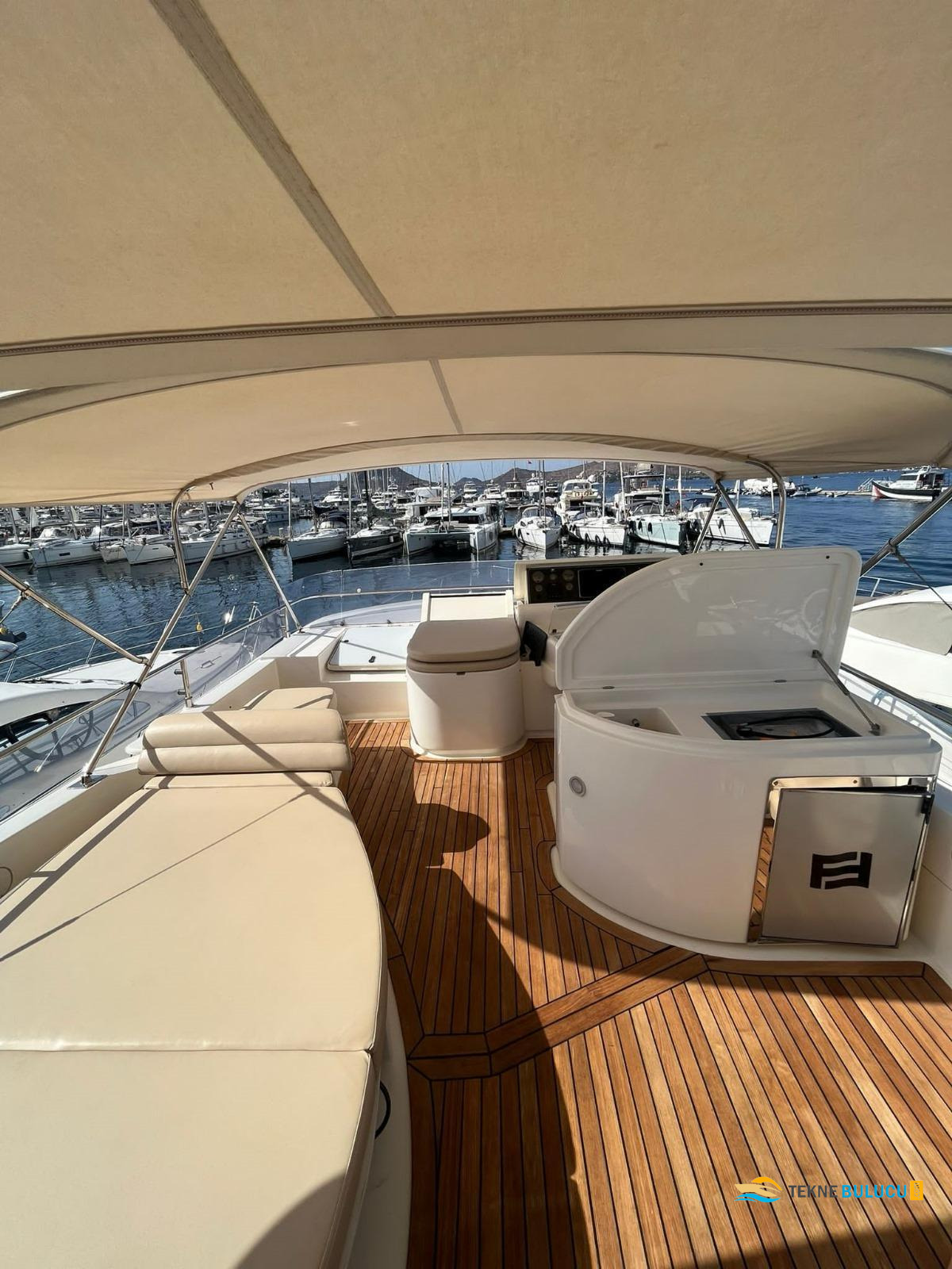 Ferretti 591 2007 iç mekan 1