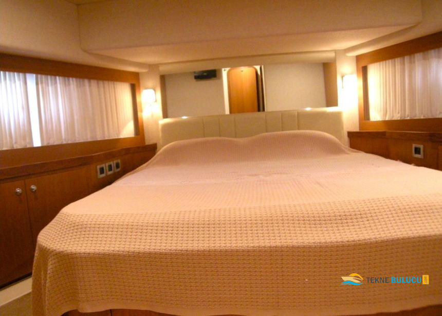 Ferretti 681 2007 iç mekan 2
