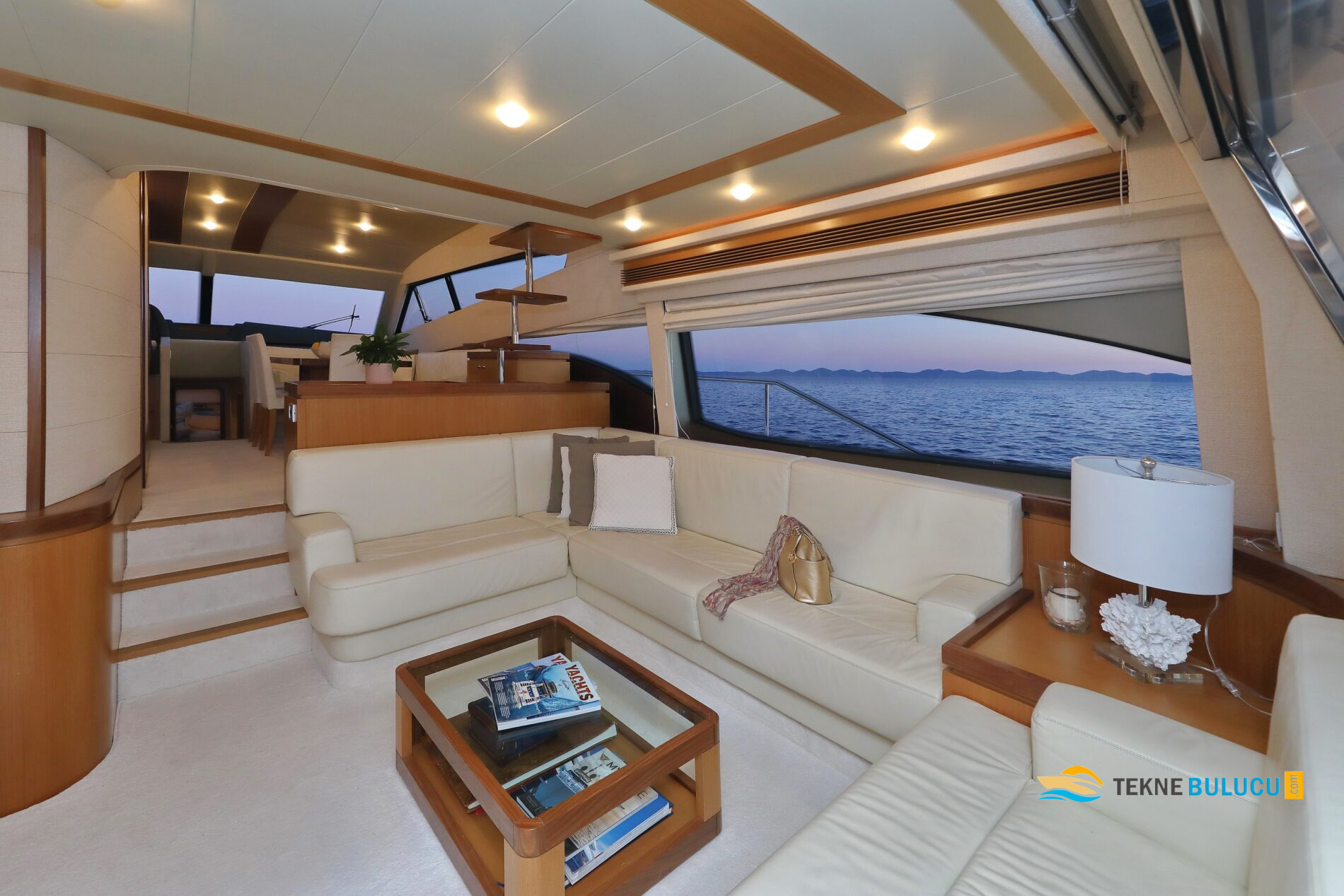Ferretti 681 2007 iç mekan 3