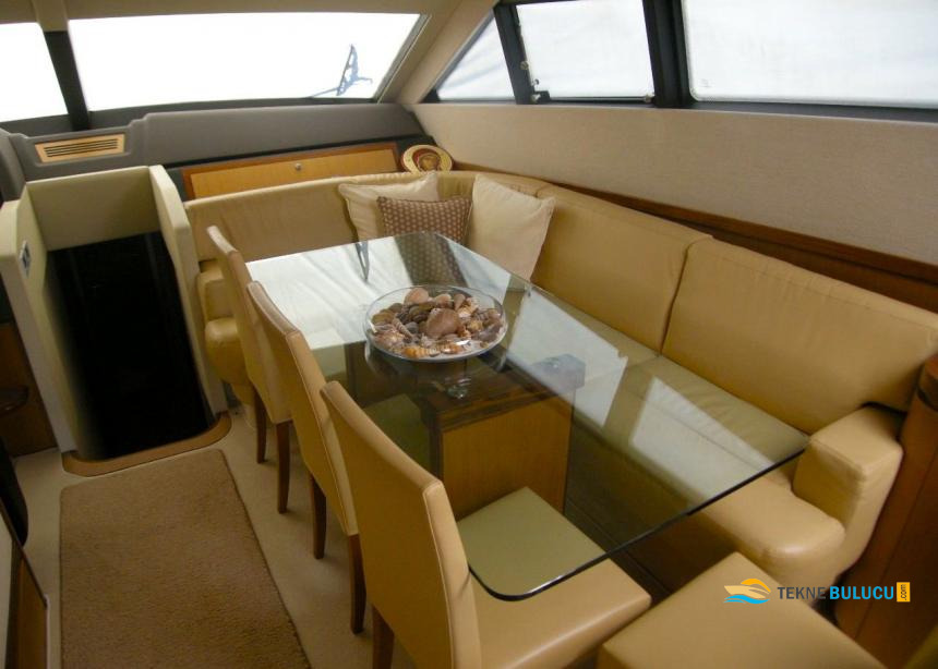 Ferretti 681 2008 iç mekan 1