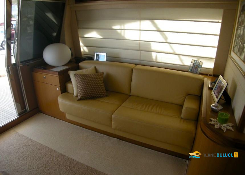 Ferretti 681 2010 iç mekan 3