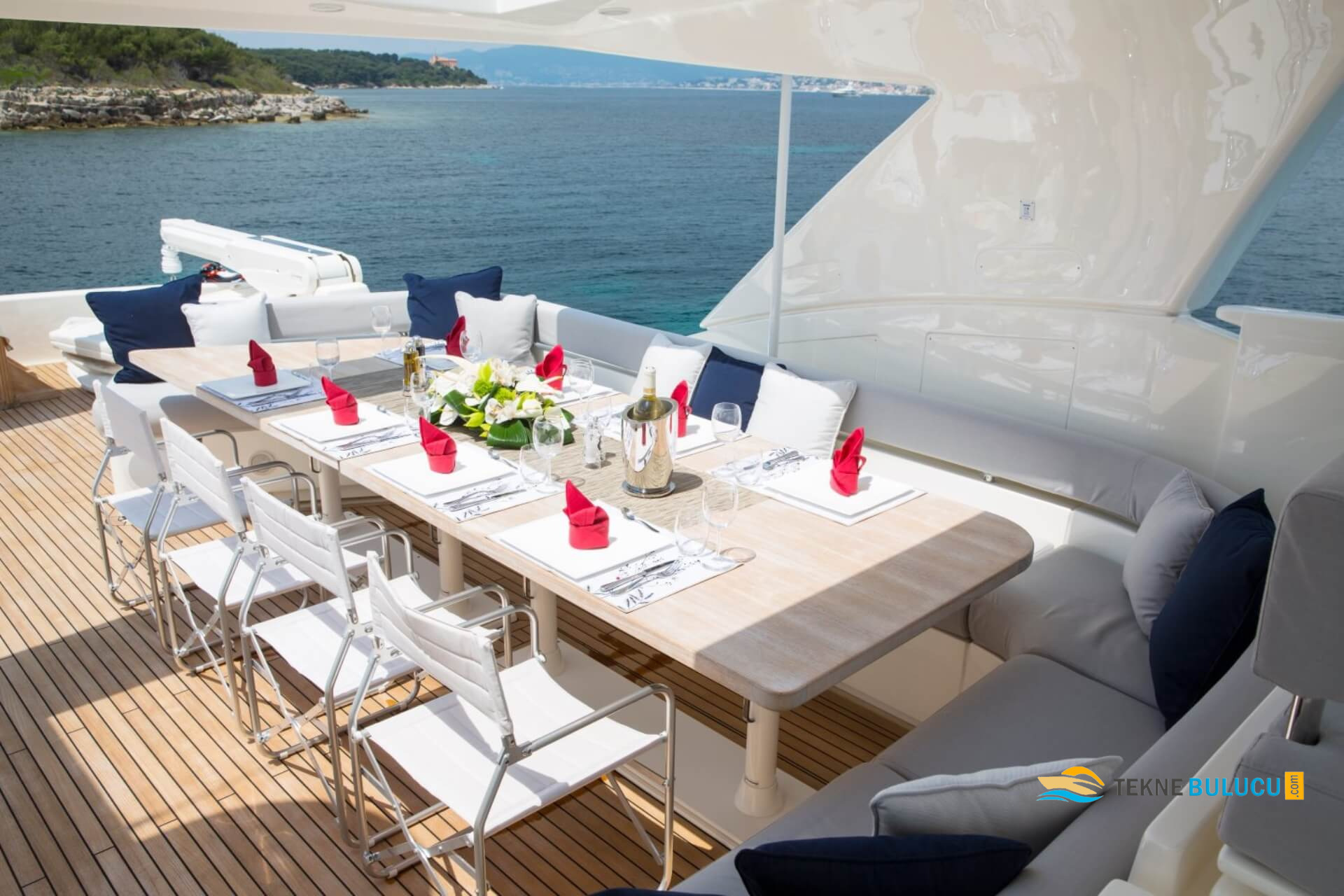 Ferretti 881 2012 iç mekan 2