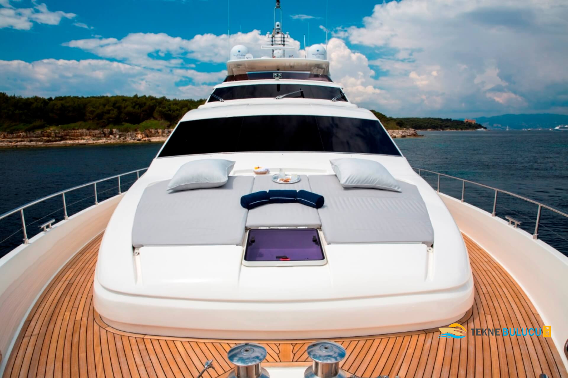 Ferretti 881 RPH 2009 iç mekan 1