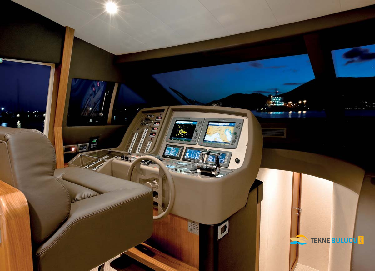Ferretti 631 / 660 2010 iç mekan 2