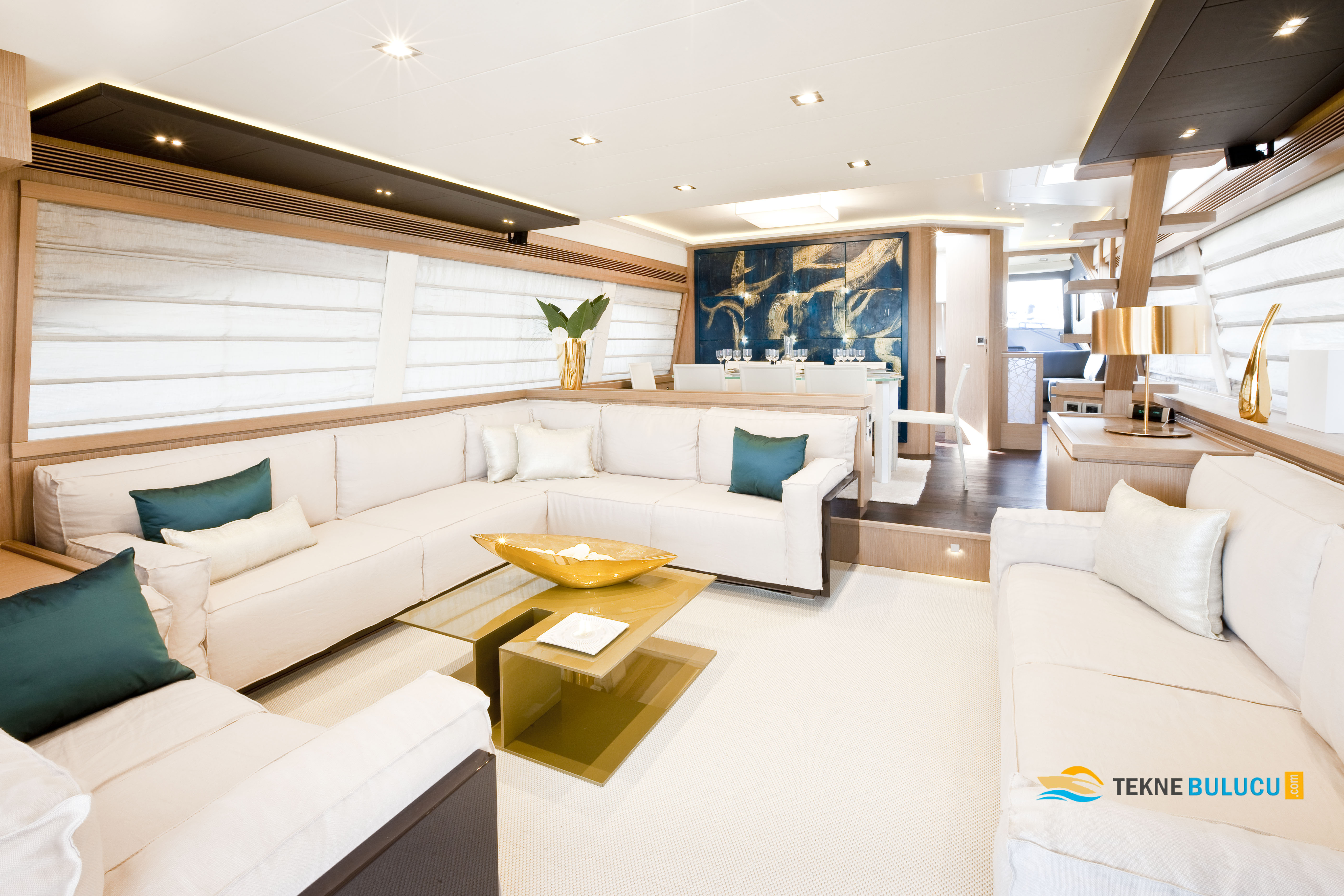 Ferretti 740 2010 iç mekan 2